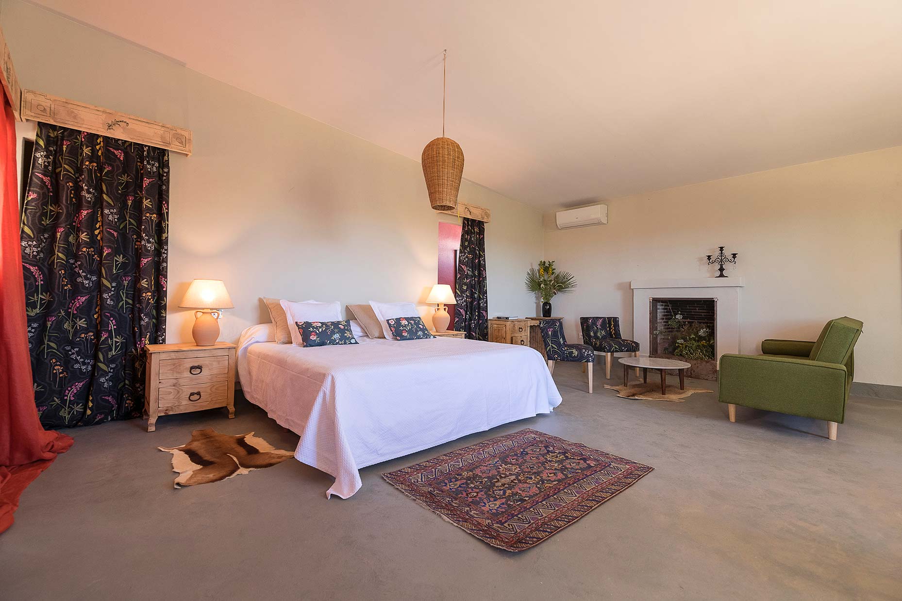 Loft con sofá cama y cocina